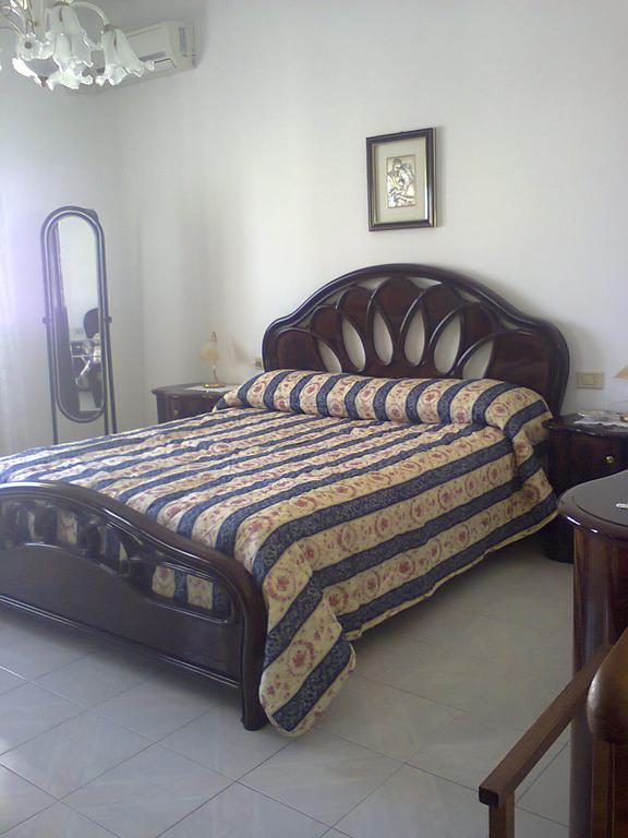 B&B Le Rose Винякастризи Екстериор снимка